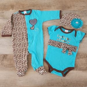 Tender Kisses 3 Piece Baby 0- 6 Months Set Onesie